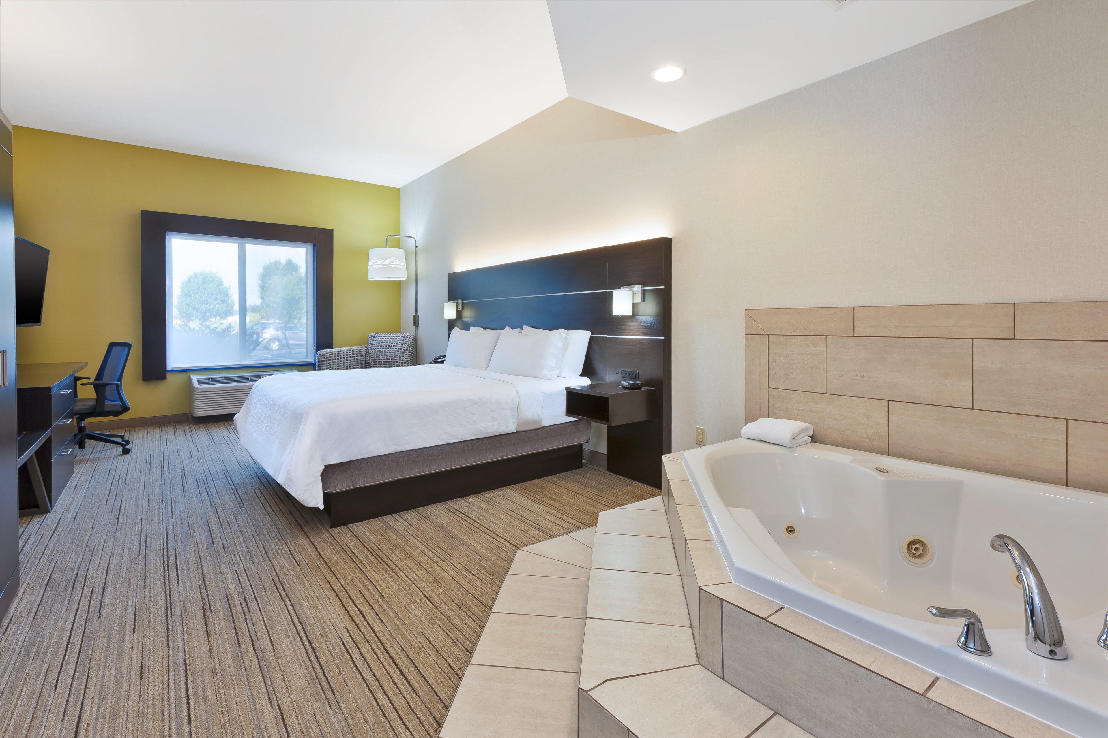 Holiday Inn Express Hotel & Suites Cleveland-Richfield By Ihg Brecksville Exterior photo