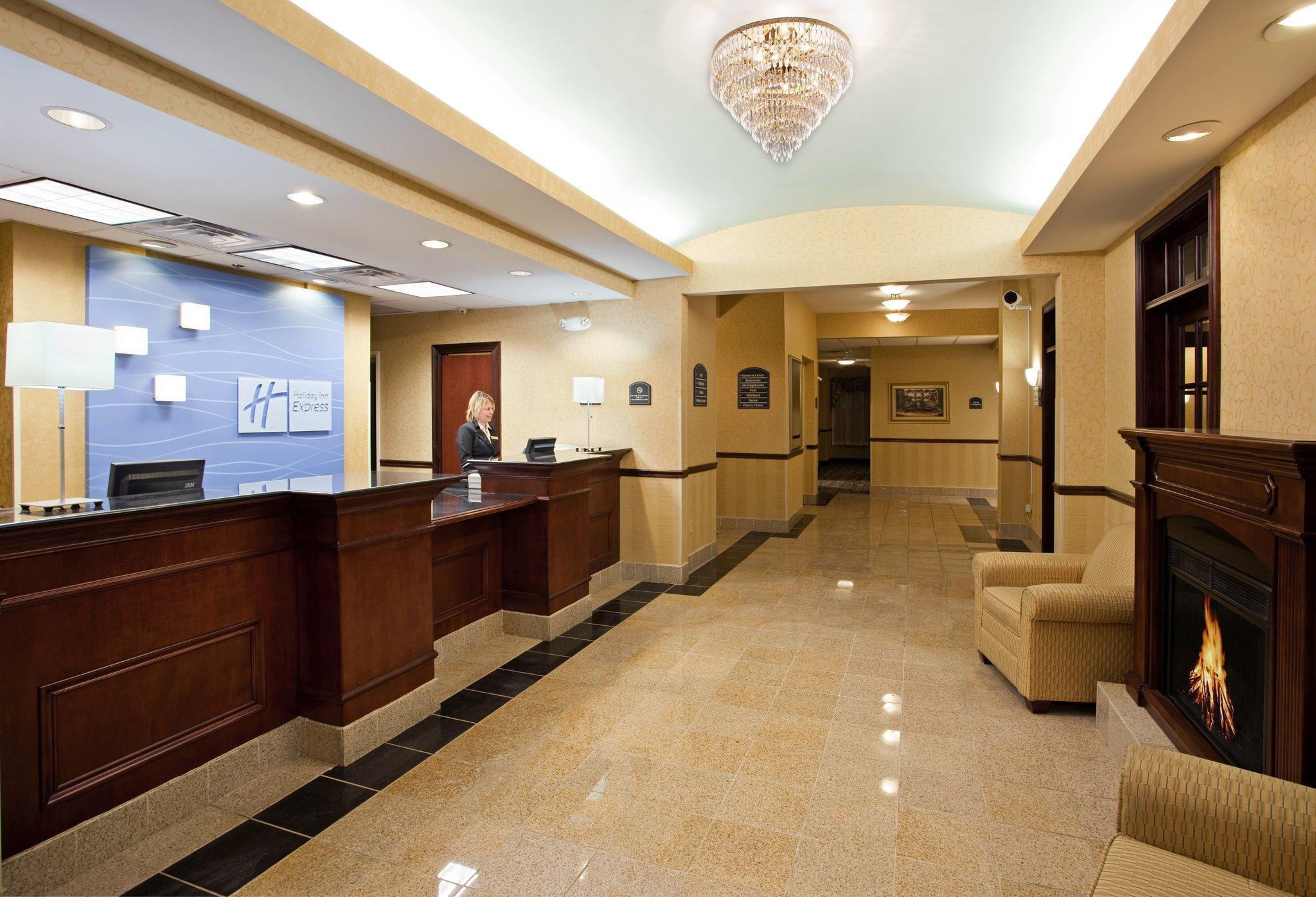 Holiday Inn Express Hotel & Suites Cleveland-Richfield By Ihg Brecksville Exterior photo