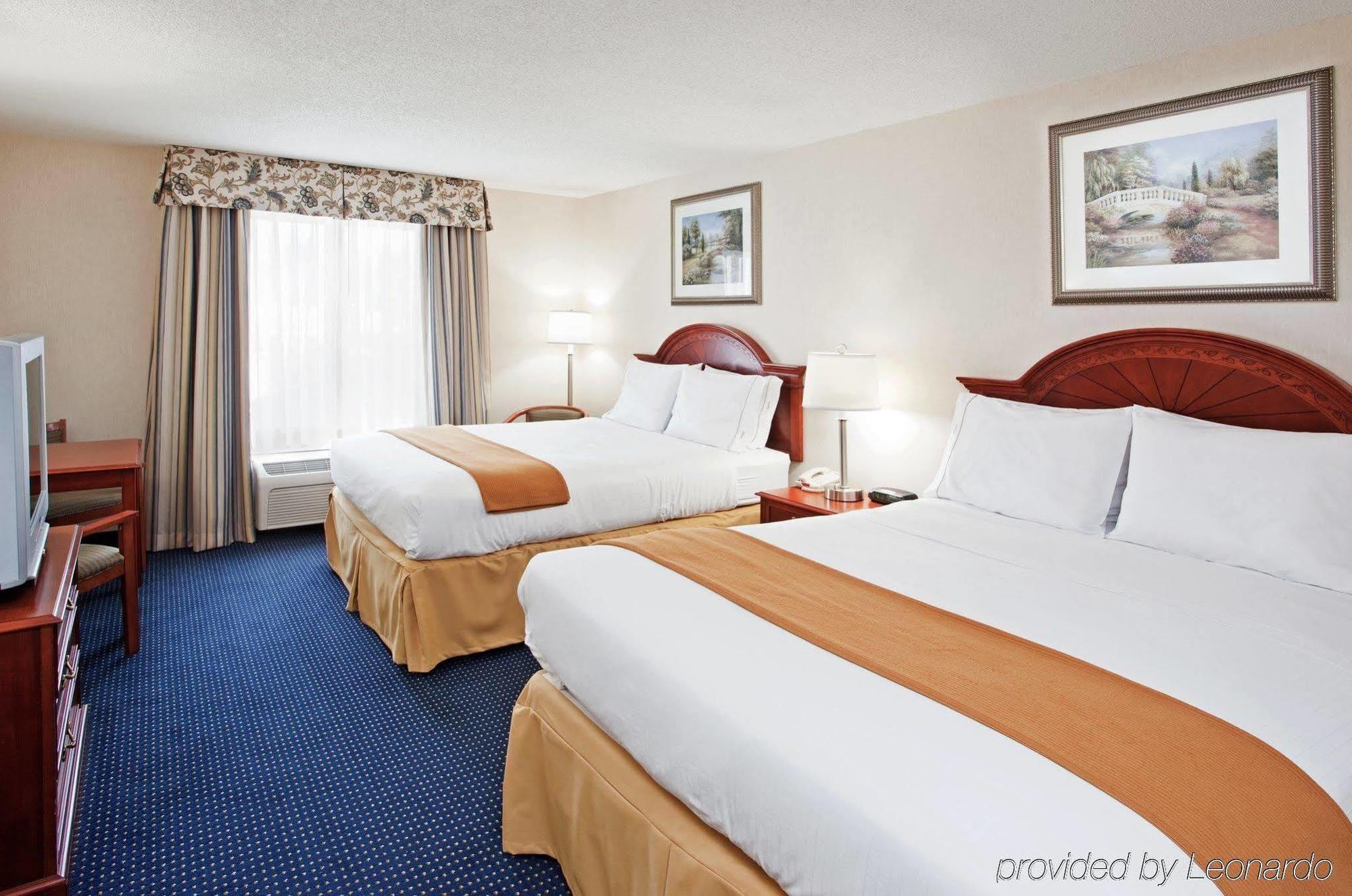 Holiday Inn Express Hotel & Suites Cleveland-Richfield By Ihg Brecksville Room photo